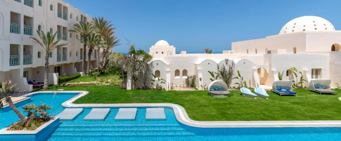 Hotel Ulysse Djerba Thalasso & Spa, luksusowy hotel Djerba, konie na plaży