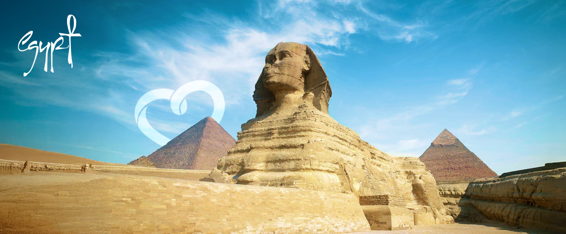Sfinks z piramidami w tle, Giza, Egipt