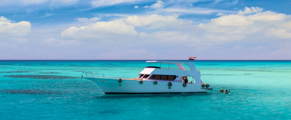 łódka na Morzu Czerwonym, nurkowanie Egipt