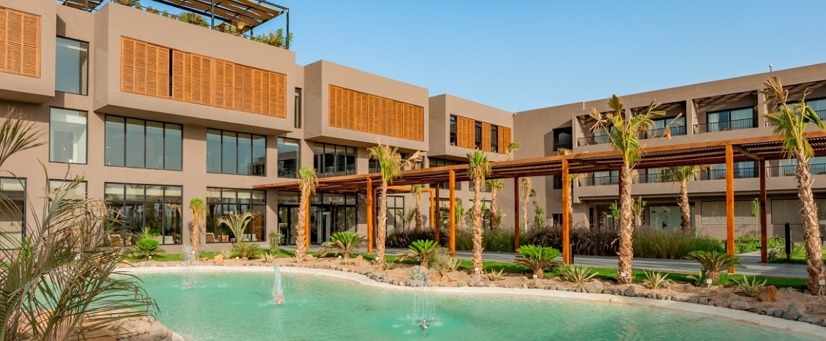 stylowy budynek hotelu Sentido Naga Bay Resort w Egipcie